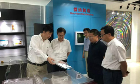 蘇州市副市長陸春云一行調(diào)研蘇大維格集團(tuán)